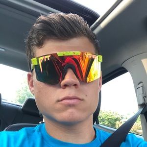 Meet your Posher, Justin